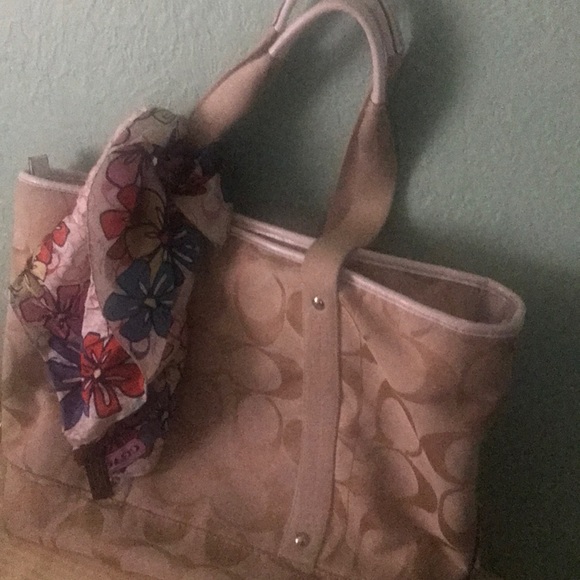 Scarf - Picture 2 of 3